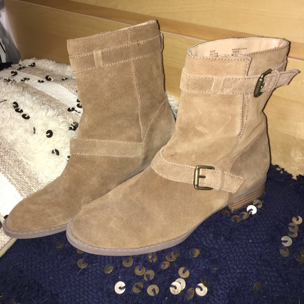 Liz & Co. Desert Boots
